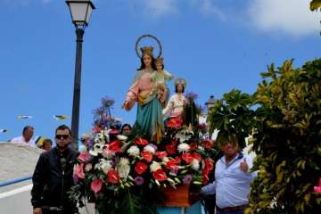La Gavia procesiona a sus patronos en el último día de su fiesta (Foto Francisco Javier Santana)
